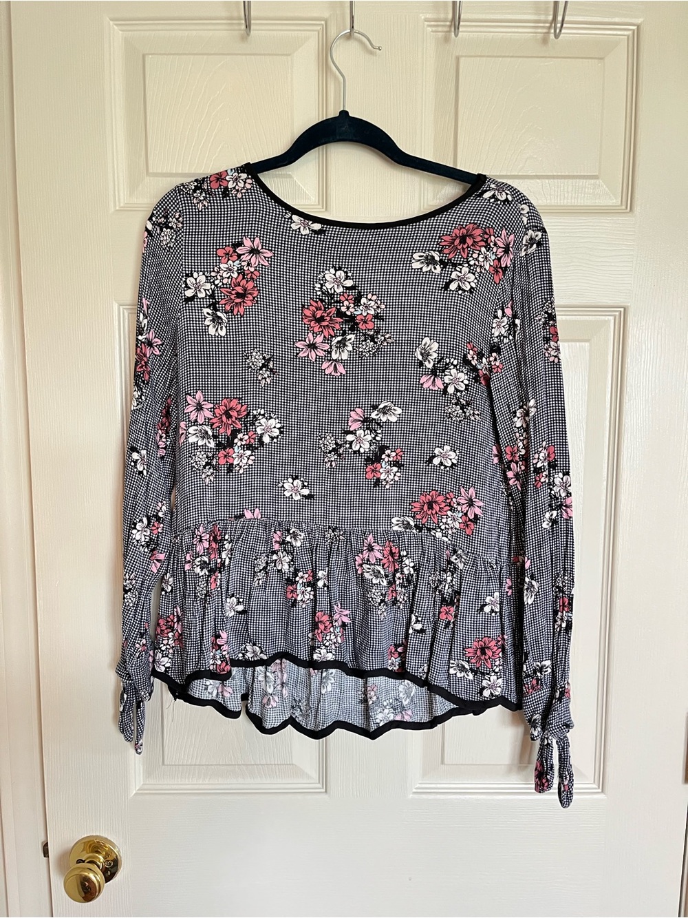 One Clothing Pink Floral Peplum Long-Sleeve Top on Black Gingham